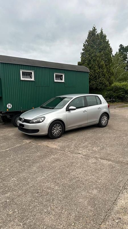 Silber Gebraucht 2009 VW Golf VI Limousine | 4.600 € (Etwas zu teuer) - Bild 1/4