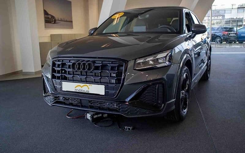Neu Audi Q2 S-Line 150 PS (110 kW) 2025 Grau SUV