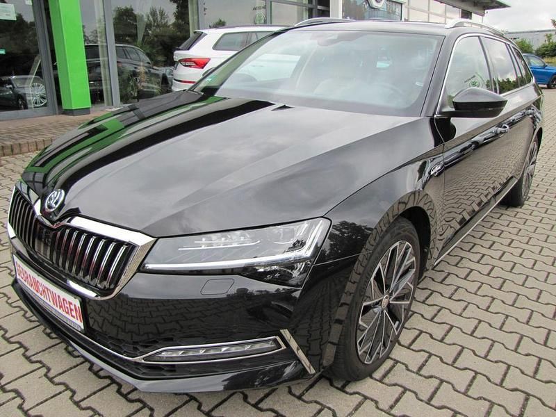 Schwarz Gebraucht 2023 Skoda Superb LAURIN & KLEMENT Kombi | 39.999 € (Fairer Preis) - Bild 1/4