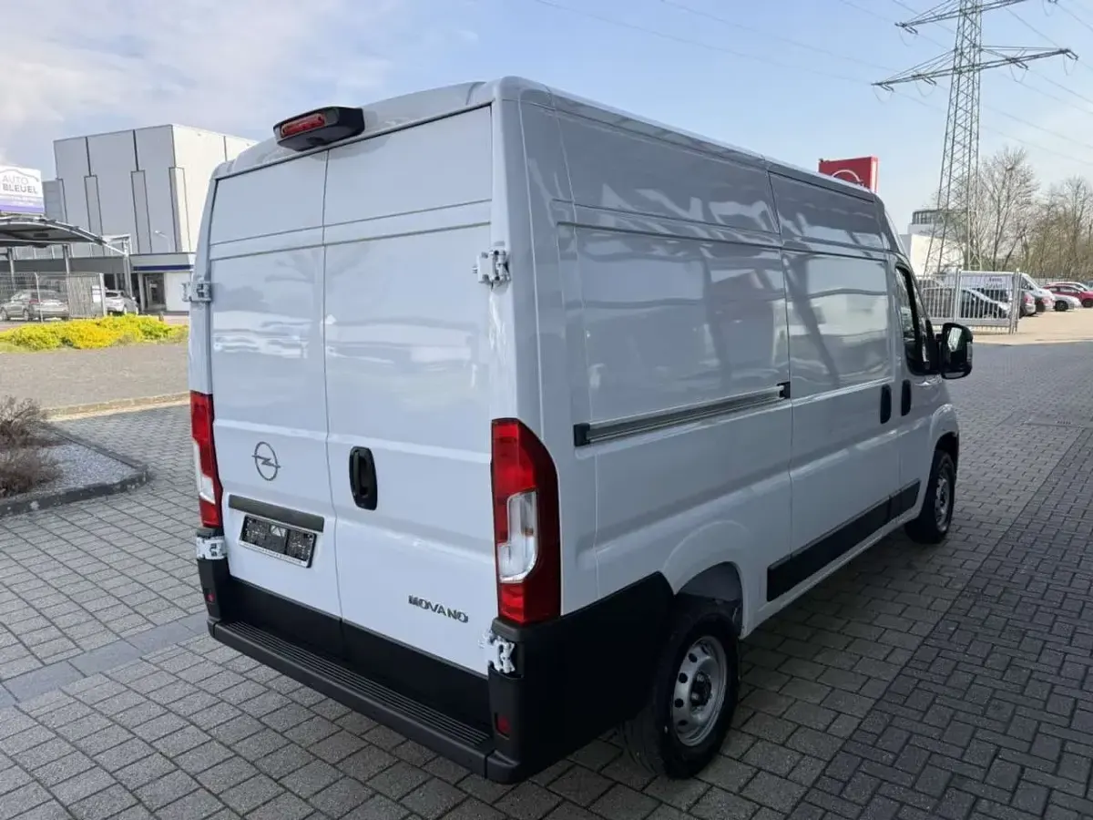 Neu Opel Movano 140 PS (102 kW) 2025 Weiß Van