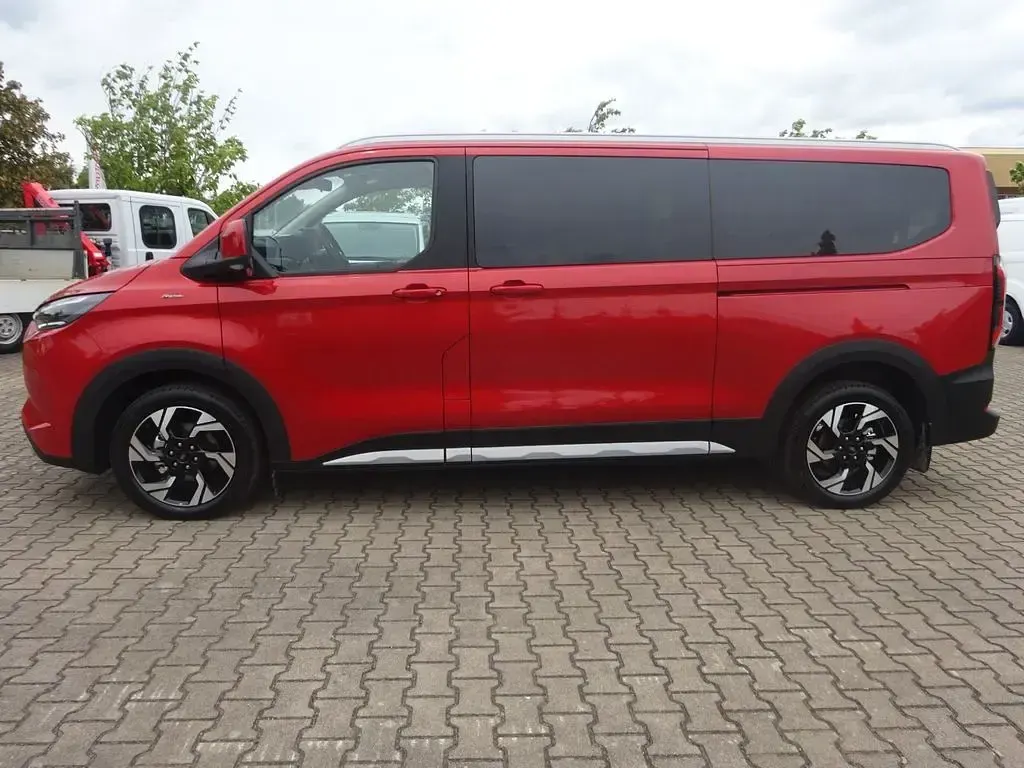 Neu Ford Tourneo Active 232 PS (170 kW) 2025 Rot Van / Kleinbus