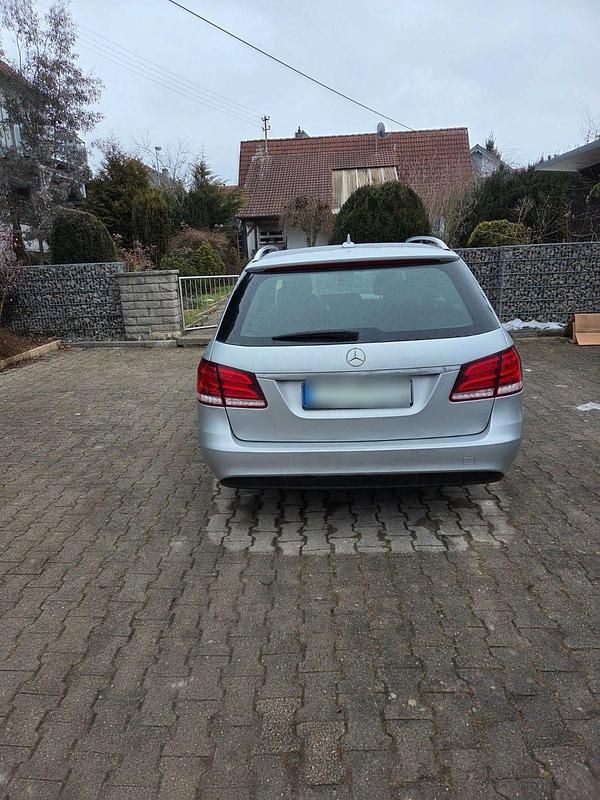 Gebraucht Mercedes E220 Edition 170 PS (125 kW) 2014 Silber Kombi