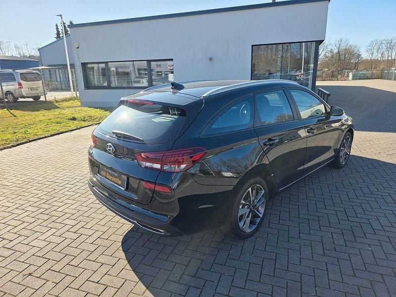 Gebraucht Hyundai i30 Trend 120 PS (88 kW) 2022 Schwarz Kombi