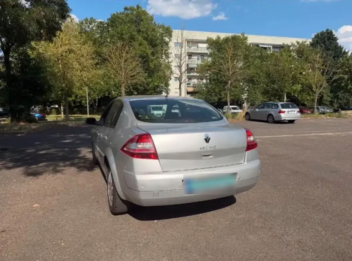 Gebraucht Renault Mégane 111 PS (81 kW) 2008 Silber Limousine