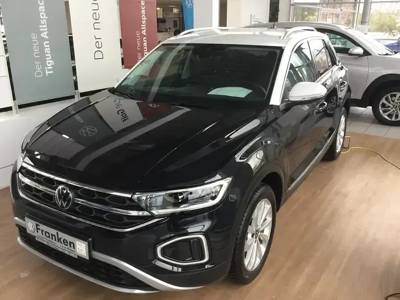 Gebraucht VW T-Roc Style 150 PS (110 kW) 2024 Deep black perleffekt (metallic) SUV