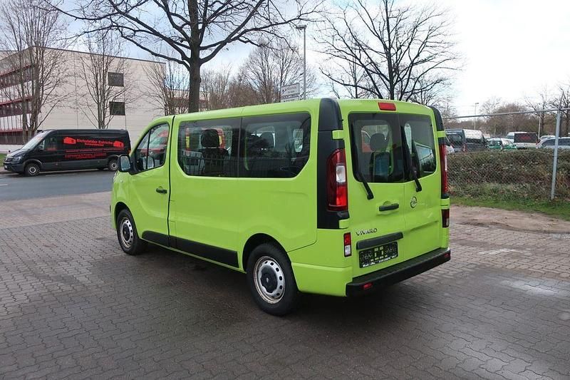 Gebraucht Opel Vivaro 95 PS (69 kW) 2018 Grün Van / Kleinbus