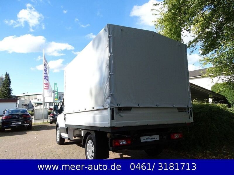 Gebraucht Ford Transit 105 PS (77 kW) 2018 Frostweiß Van / Kleinbus