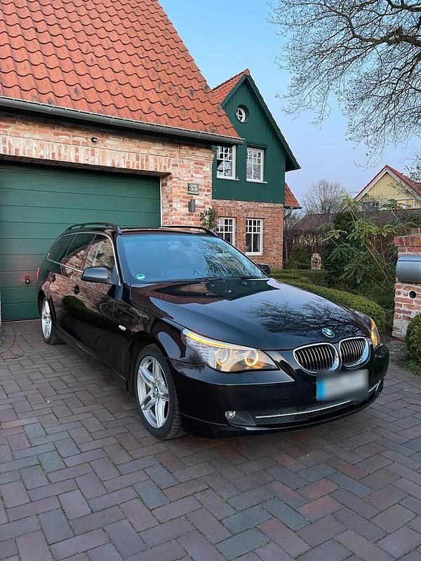 Gebraucht BMW 520 177 PS (130 kW) 2010 Schwarz Kombi