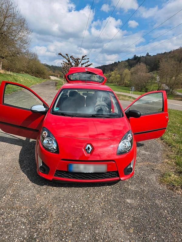 Second-hand Renault Twingo 75 CP (55 kW) 2011 Roșu Hatchback