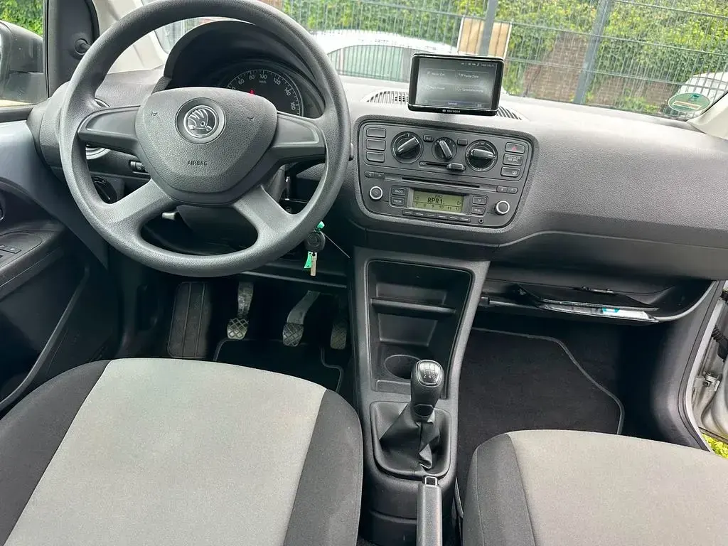 Gebraucht Skoda Citigo Active 60 PS (44 kW) 2012 Silber Kleinwagen