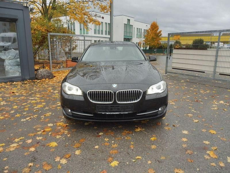 Gebraucht BMW 520 184 PS (135 kW) 2010 Schwarz Limousine