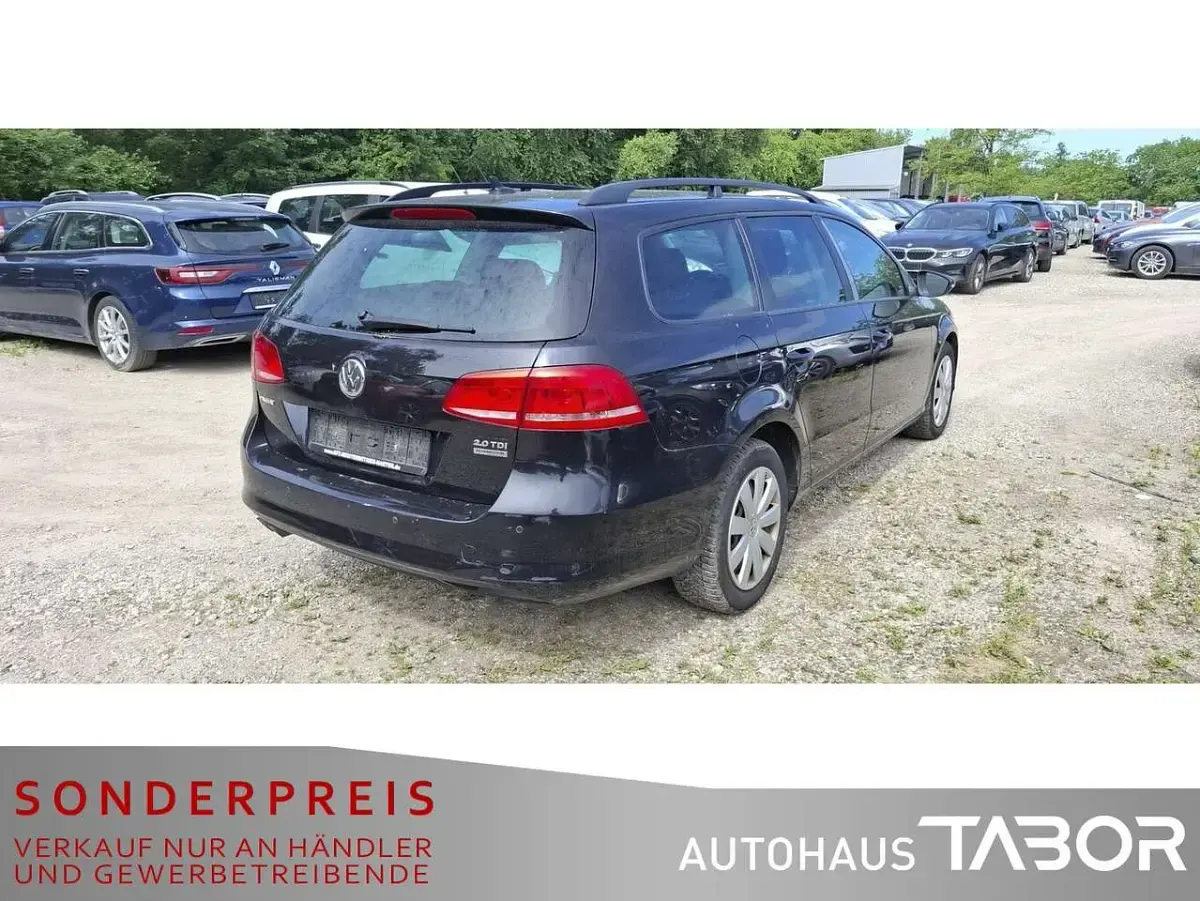 Gebraucht VW Passat 140 PS (102 kW) 2012 Deep black perleffekt Kombi
