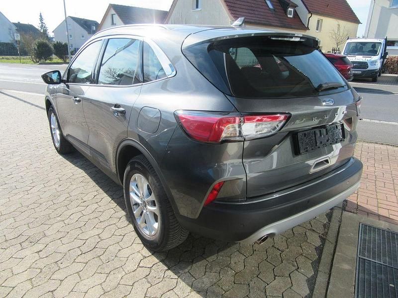 Gebraucht Ford Kuga Titanium 152 PS (111 kW) 2022 Grau SUV