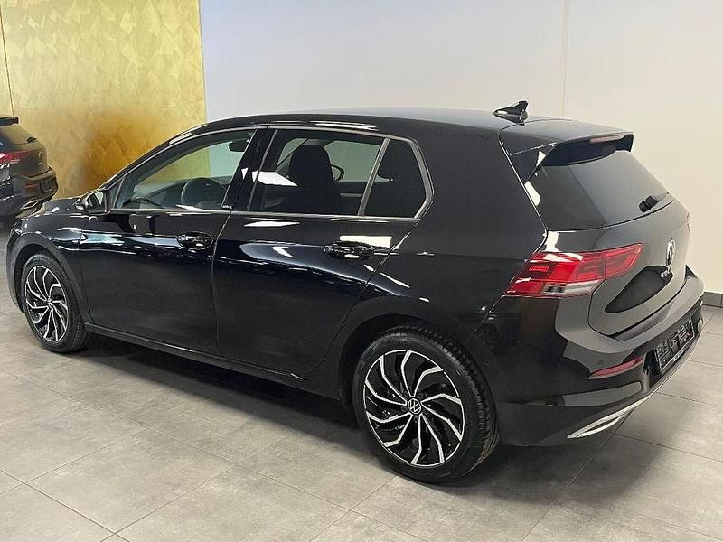 Gebraucht VW Golf VIII Move 116 PS (85 kW) 2024 Schwarz Limousine