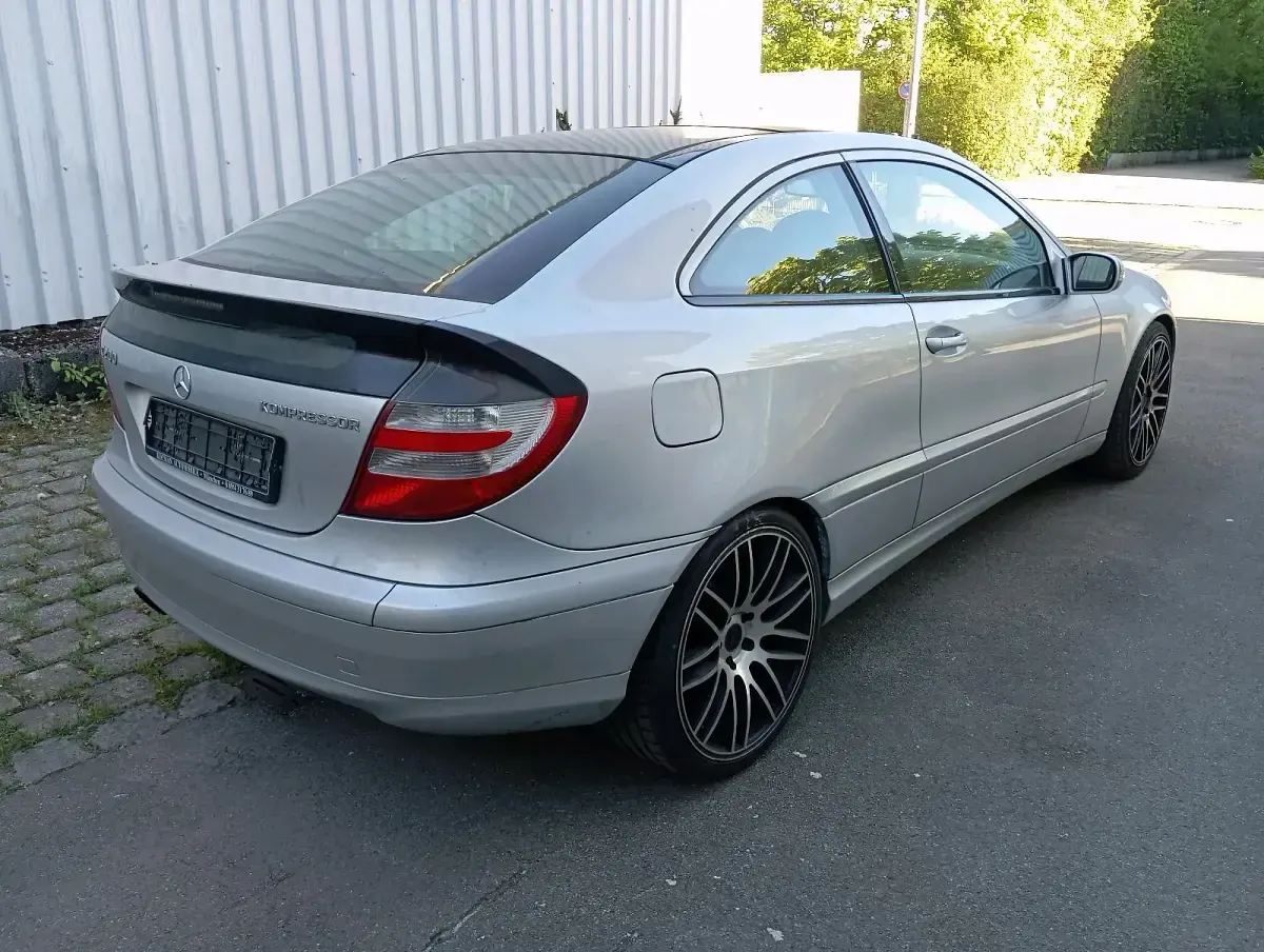 Gebraucht Mercedes C200 160 PS (117 kW) 2004 Grau Coupé