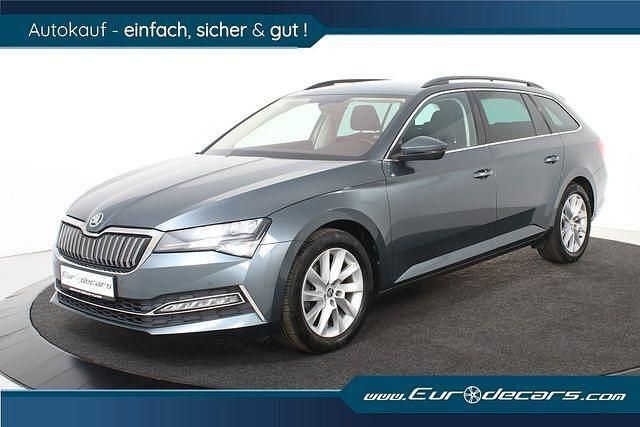 Grau Gebraucht 2021 Skoda Superb Kombi | 21.600 € (Fairer Preis) - Bild 1/4