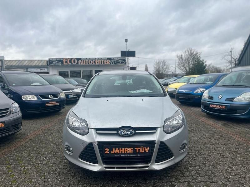 Second-hand Ford Focus Titanium 95 CP (69 kW) 2012 Argintiu Berlinǎ