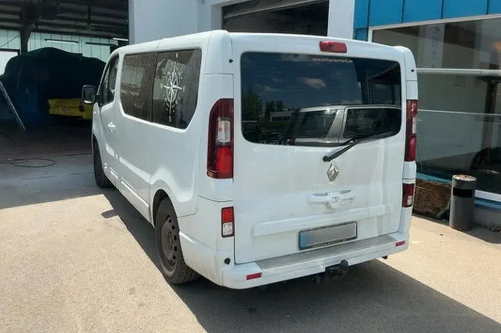 Gebraucht Renault Trafic Expression 145 PS (106 kW) 2015 Weiß Van / Kleinbus
