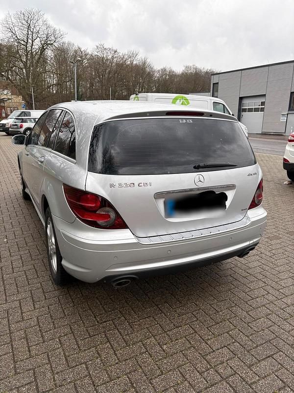 Gebraucht Mercedes R320 234 PS (172 kW) 2008 Silber Van / Kleinbus