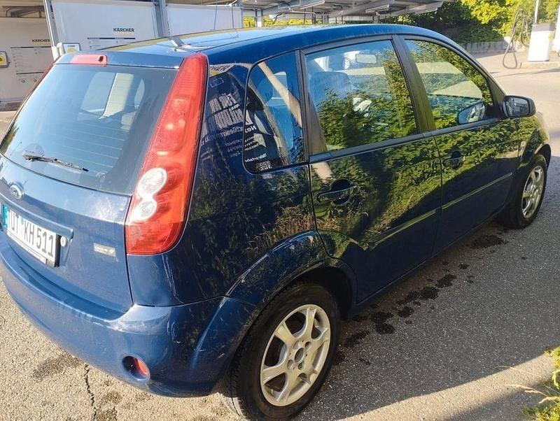 Blau Gebraucht 2008 Ford Fiesta Kleinwagen | 700 € (Superpreis) - Bild 1/4
