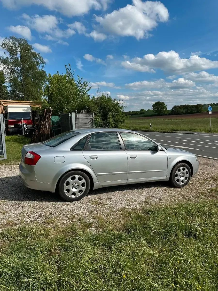 Gebraucht Audi A4 131 PS (96 kW) 2004 Silber Limousine