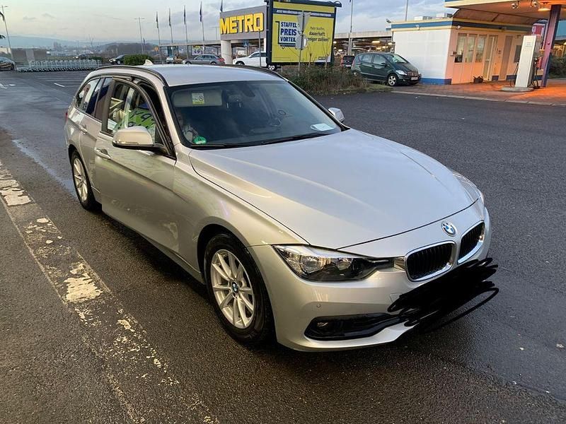 Gebraucht BMW 318 150 PS (110 kW) 2016 Silber Kombi