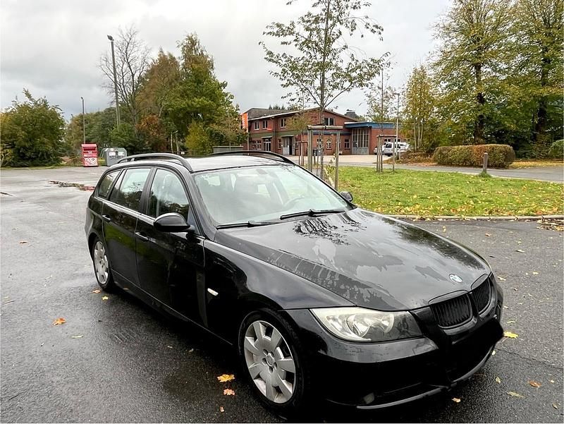 Schwarz Gebraucht 2006 BMW 320 Kombi | 2.200 € (Superpreis) - Bild 1/4