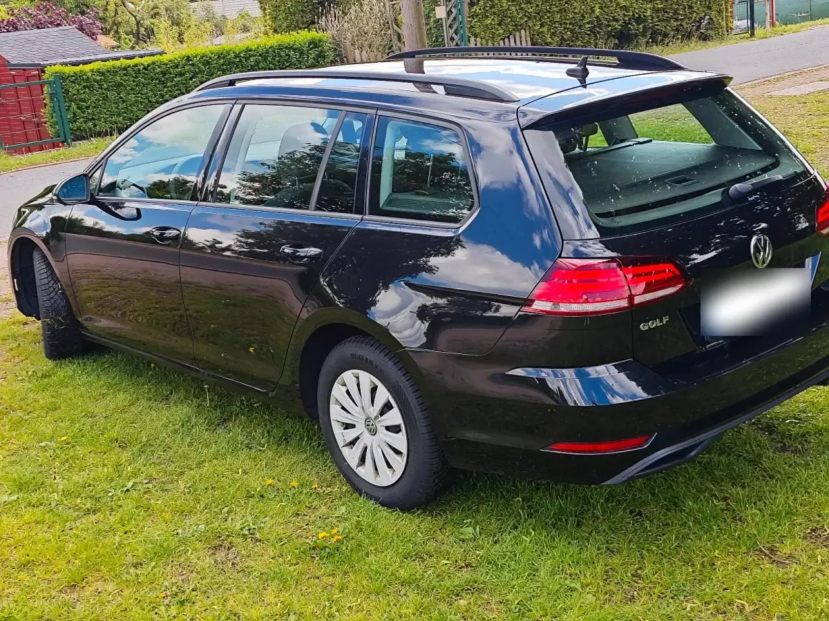 Second-hand VW Golf VII 110 CP (80 kW) 2020 Negru Break
