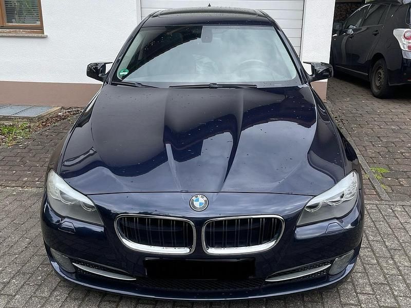 Gebraucht BMW 523 204 PS (150 kW) 2011 Blau Limousine