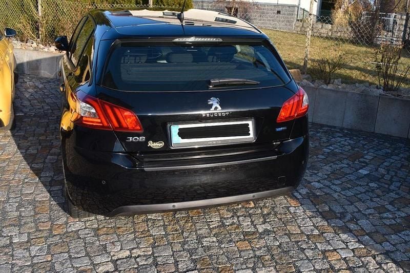 Second-hand Peugeot 308 Allure 131 CP (96 kW) 2017 Negru Berlinǎ