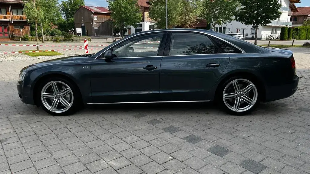 Gebraucht Audi A8 Design 351 PS (258 kW) 2011 Blau Limousine