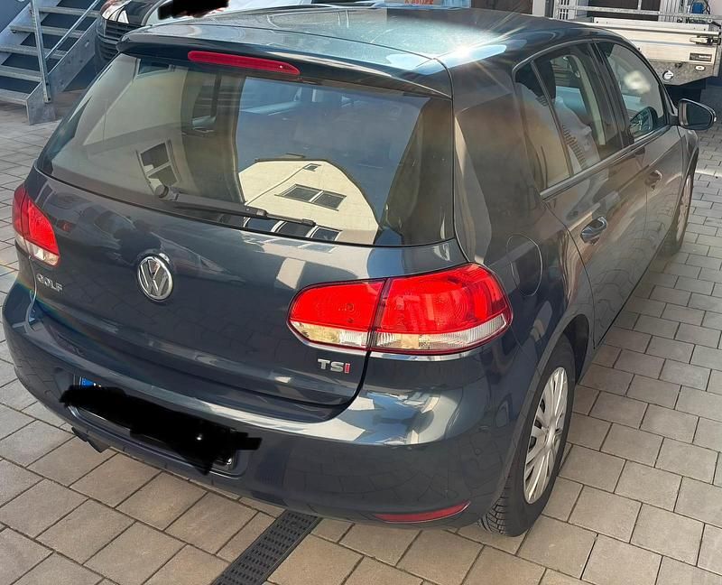 Gebraucht VW Golf VI 122 PS (89 kW) 2011 Blau Kleinwagen
