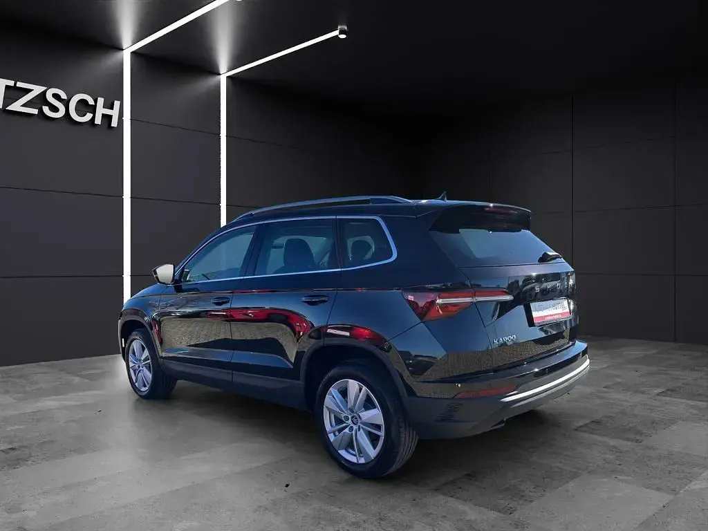 Neu Skoda Karoq Selection 150 PS (110 kW) 2025 Schwarzmagic perleffekt SUV