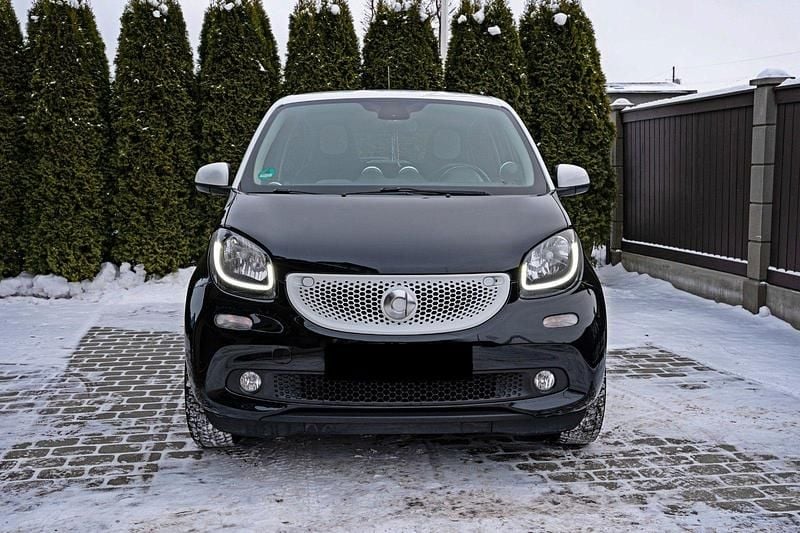 Gebraucht Smart ForFour 90 PS (66 kW) 2016 Schwarz Kleinwagen