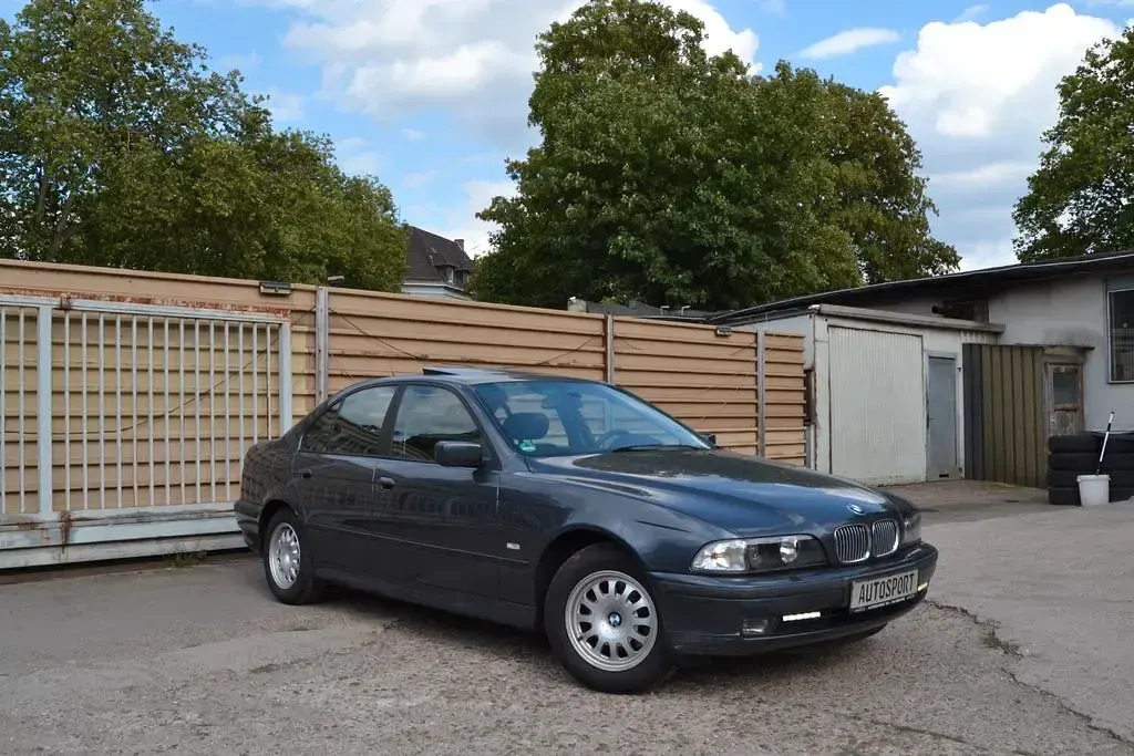 Gebraucht BMW 528 193 PS (141 kW) 1998 Grau Limousine