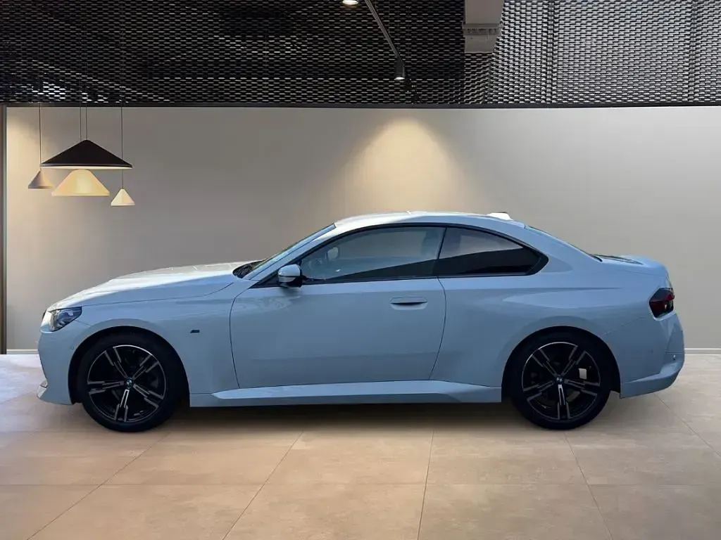 Gebraucht BMW 220 M Sport 184 PS (135 kW) 2025 Weiss Coupé