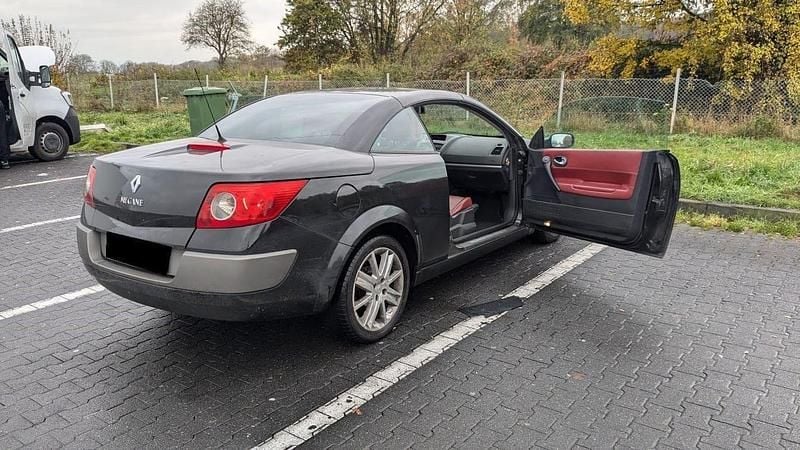 Gebraucht Renault Mégane Cabriolet Dynamique 120 PS (88 kW) 2004 Schwarz Cabrio