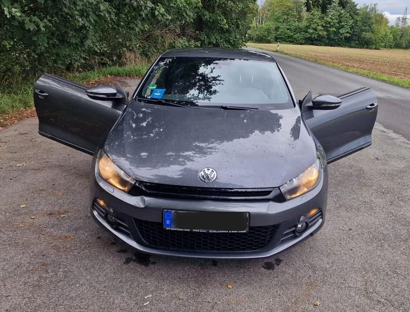 Grau Gebraucht 2010 VW Scirocco Team Coupé | 5.099 € (Guter Preis) - Bild 1/4