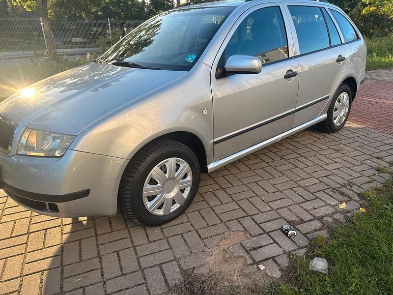 Silber Gebraucht 2003 Skoda Fabia Kombi | 350 € (Superpreis) - Bild 1/4