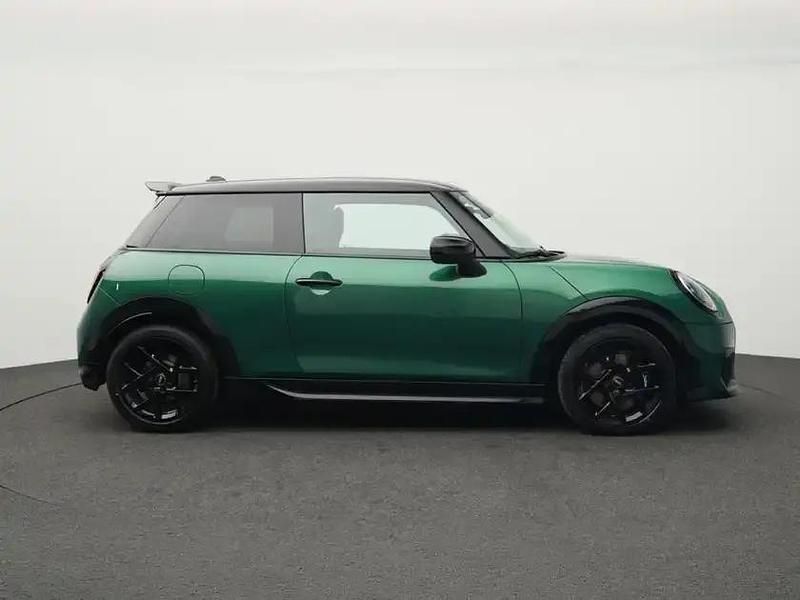 Gebraucht Mini Cooper 114 kW (156 PS) 2025 British racing green (dunkelgrün) Kleinwagen