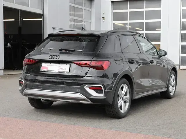 Gebraucht Audi A3 e-tron Business 204 PS (150 kW) 2025 Mythosschwarz metallic Kleinwagen