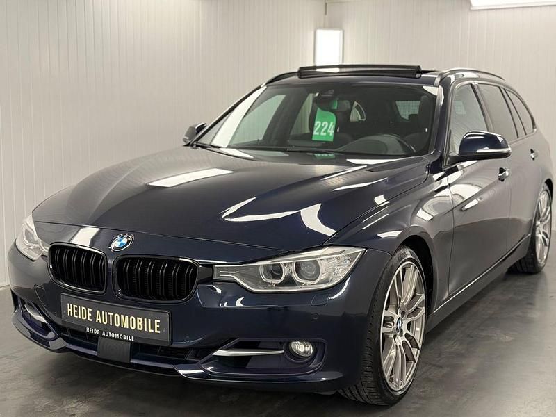 Blau Gebraucht 2015 BMW 330 Sport Line Limousine | 14.990 € (Guter Preis) - Bild 1/4