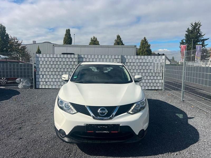 Weiß Gebraucht 2016 Nissan Qashqai Visia SUV | 7.200 € (Superpreis) - Bild 1/4