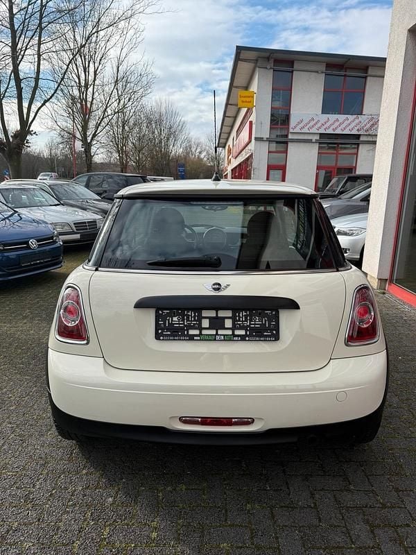 Gebraucht Mini Cooper 75 PS (55 kW) 2010 Weiß Kleinwagen