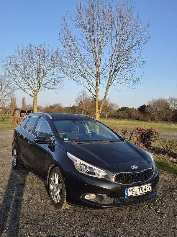 Gebraucht Kia Ceed Sportswagon Vision 135 PS (99 kW) 2013 Kombi