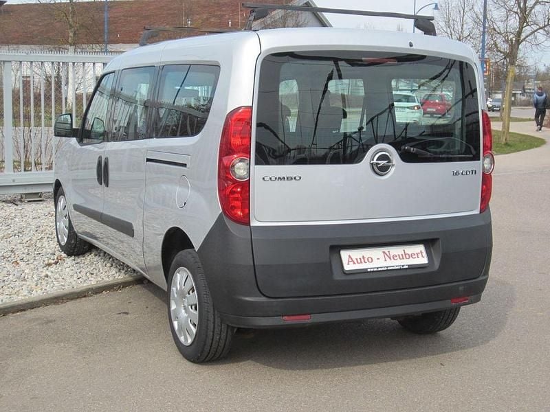 Gebraucht Opel Combo 105 PS (77 kW) 2013 Silber Van / Kleinbus