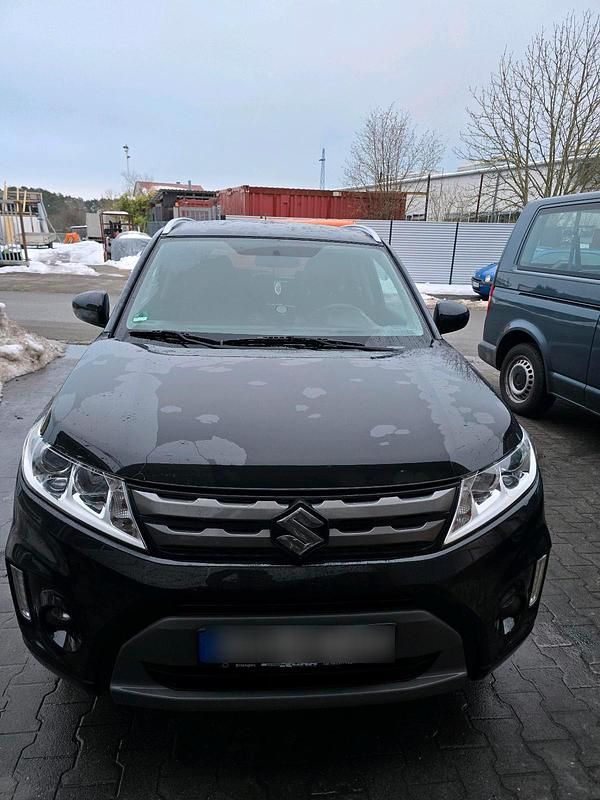 Gebraucht Suzuki Vitara 120 PS (88 kW) 2018 Schwarz SUV