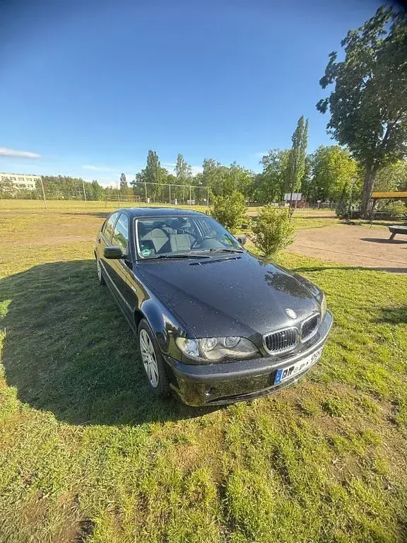 Gebraucht BMW 318 143 PS (105 kW) 2002 Schwarz Limousine