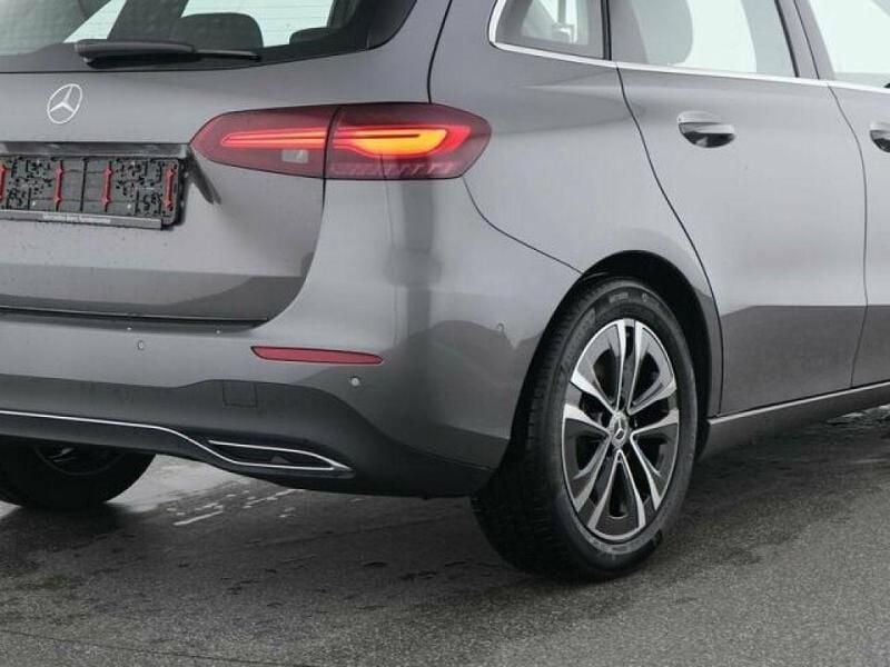 Gebraucht Mercedes 220 190 PS (139 kW) 2024 Lack mountaingrau (metallic) Limousine