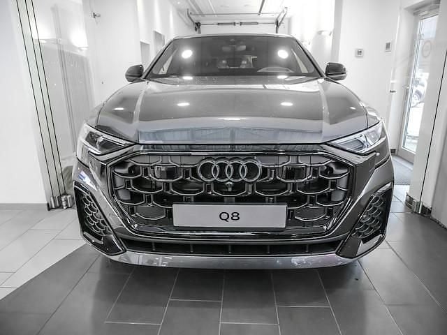 Gebraucht Audi Q8 Ambiente 286 PS (210 kW) 2025 SUV